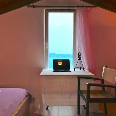 בית נופש Penelope Stone House