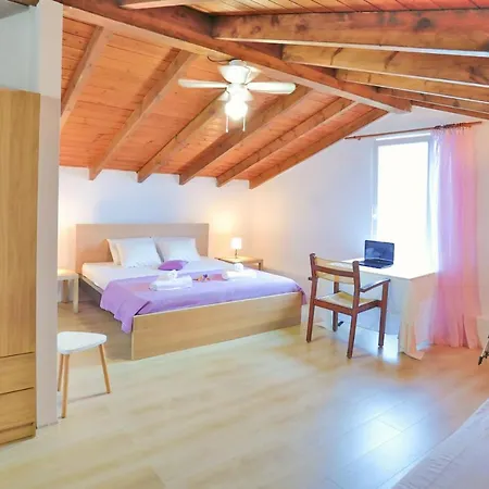 Penelope Stone House * Калами